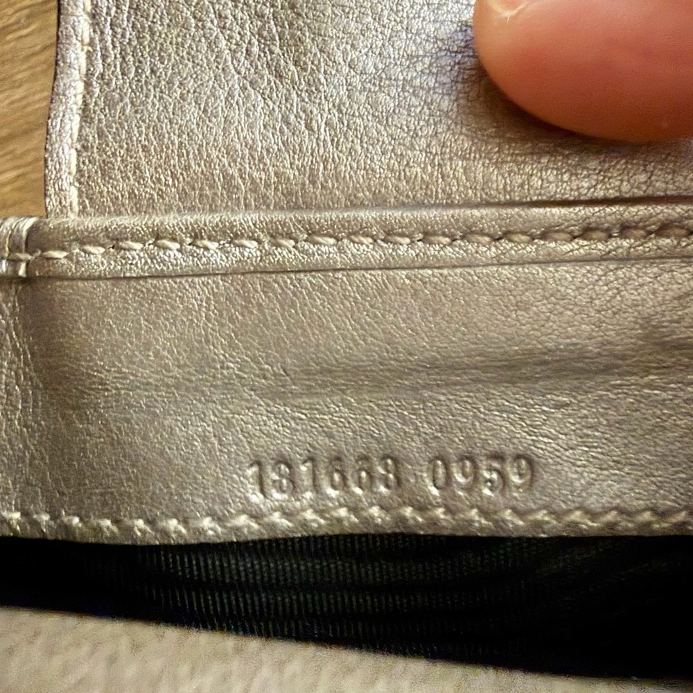 Gucci Gold-Tone Plaque Metallic Leather Wallet - Picture 7 of 7